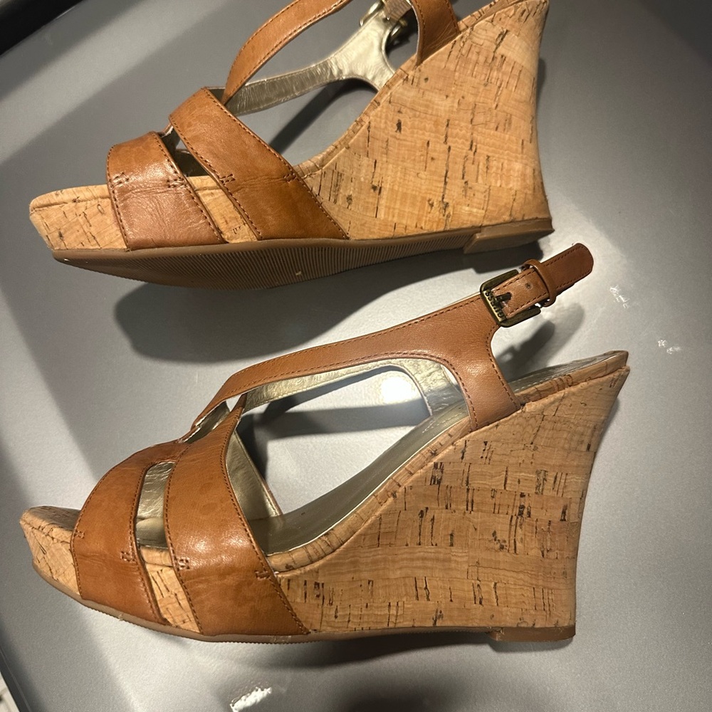 Guess Tan Leather Wedge Sandals - Picture 2 of 7